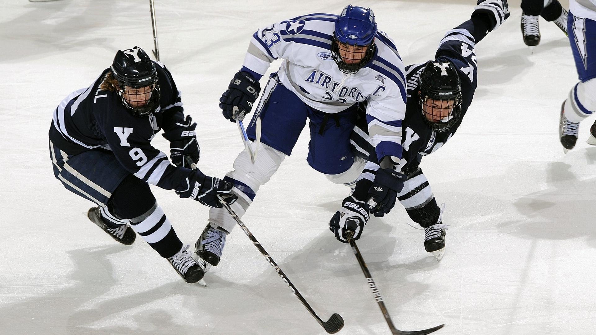 团队荣耀与个人突破，西西帕斯ATP总决赛力克法网，扛起全队前行